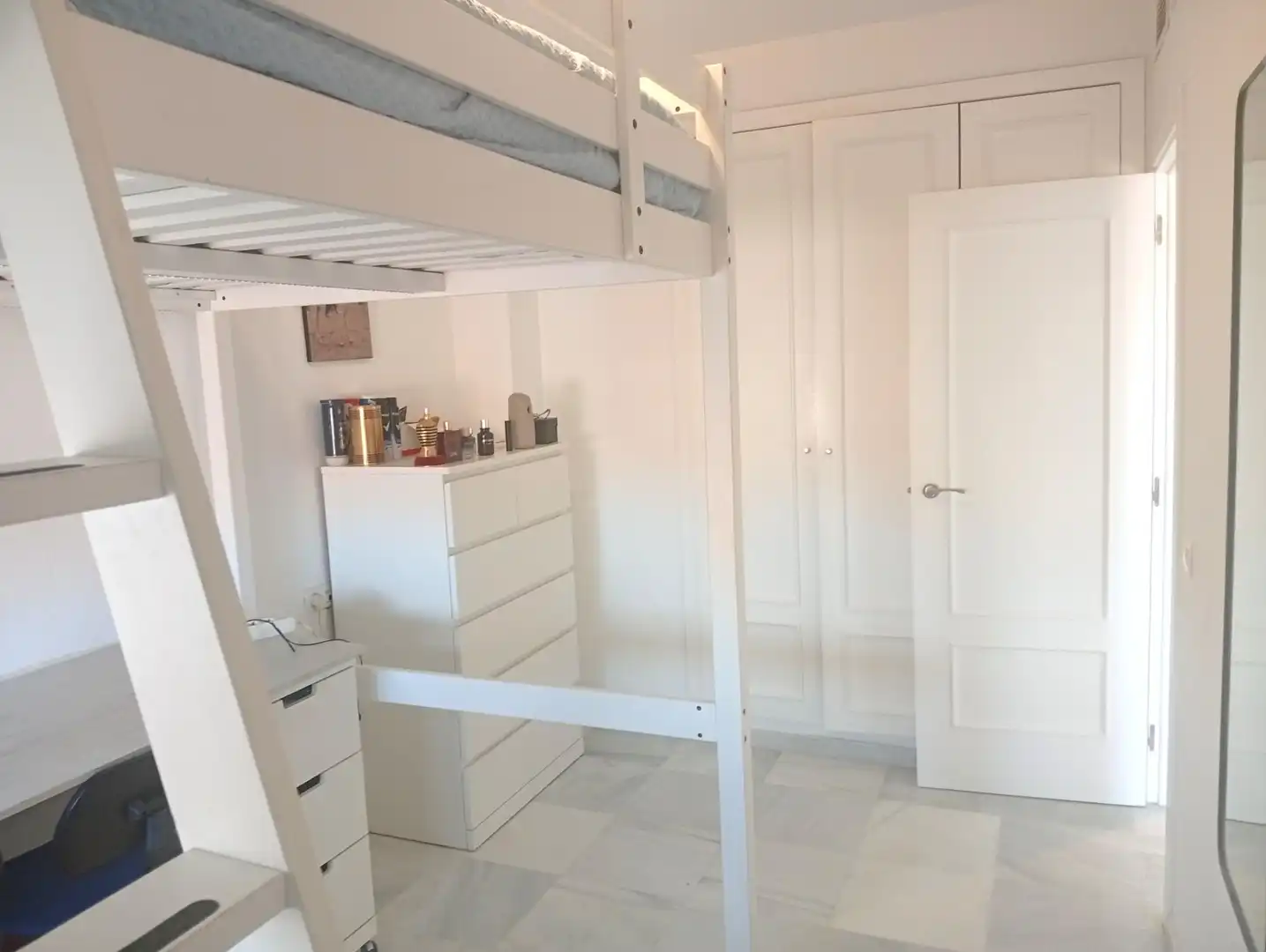 Habitación de Piso en venta en Málaga con Aire acondicionado, Calefacción y Jardín privado