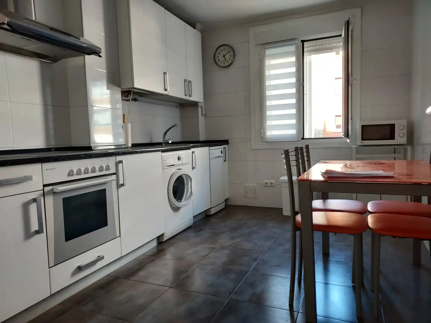 Cuina de Pis de lloguer en  Pamplona / Iruña amb Calefacció, Parquet i Moblat