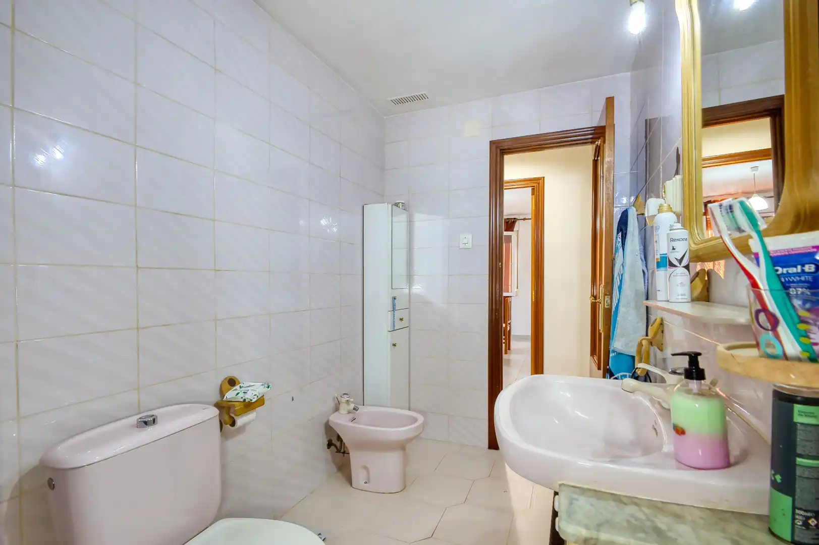 Bathroom of Flat for sale in Jijona / Xixona  with Storage room, Furnished and Oven