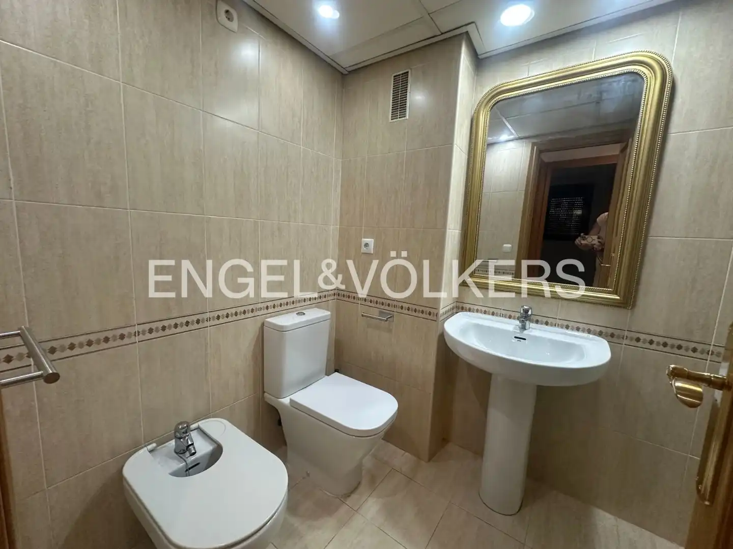 Badezimmer von Wohnung zur Miete in Valencia mit Klimaanlage, Heizung und Privatgarten