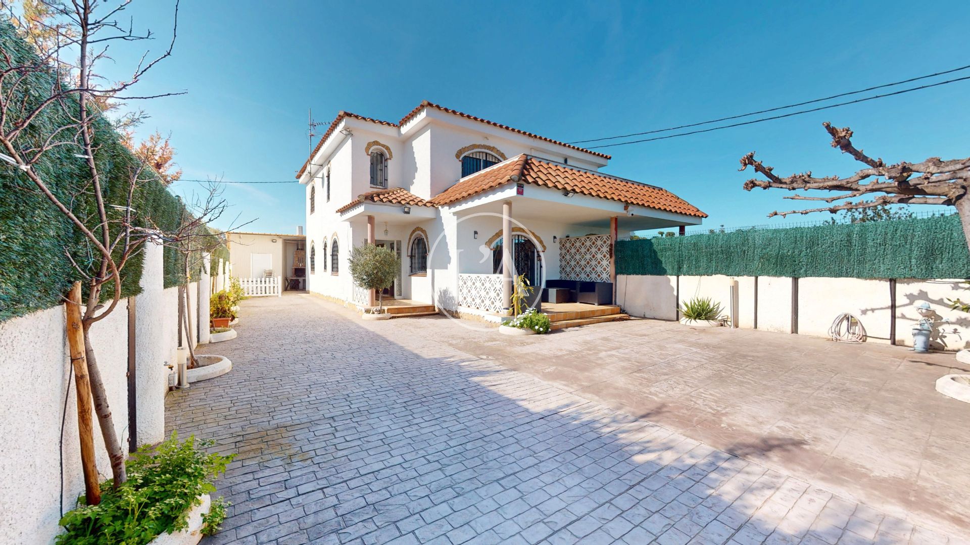 Vista exterior de Casa adosada en venda en Mont-roig del Camp amb Calefacció, Jardí privat i Terrassa