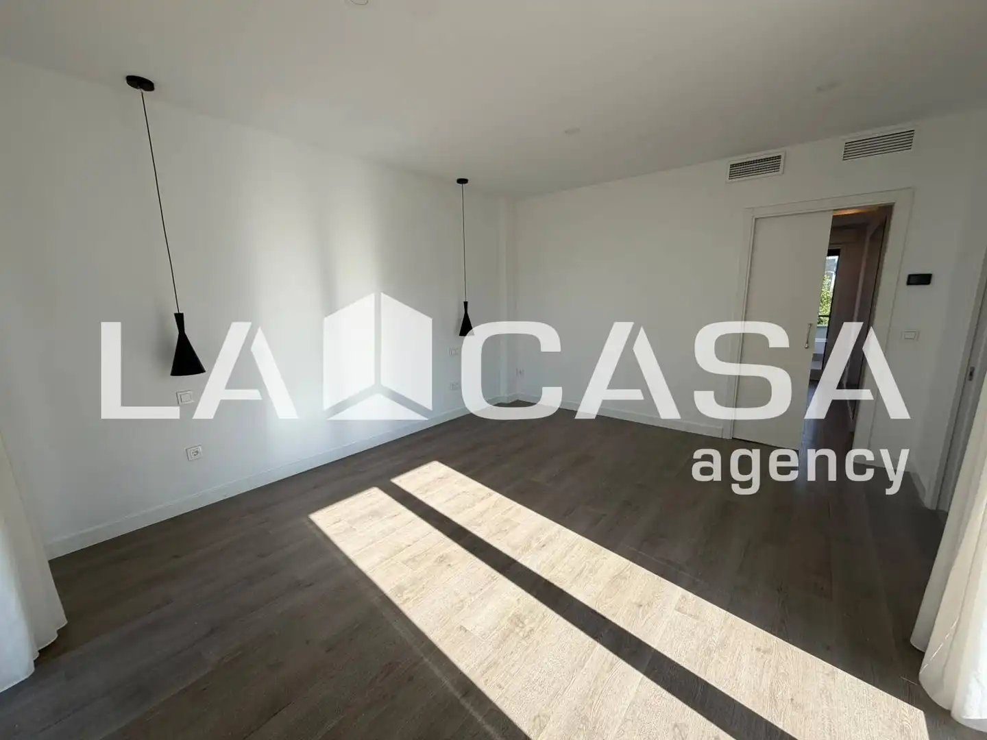 Semi-detached house for sale in Entrenúcleos, imagen 26