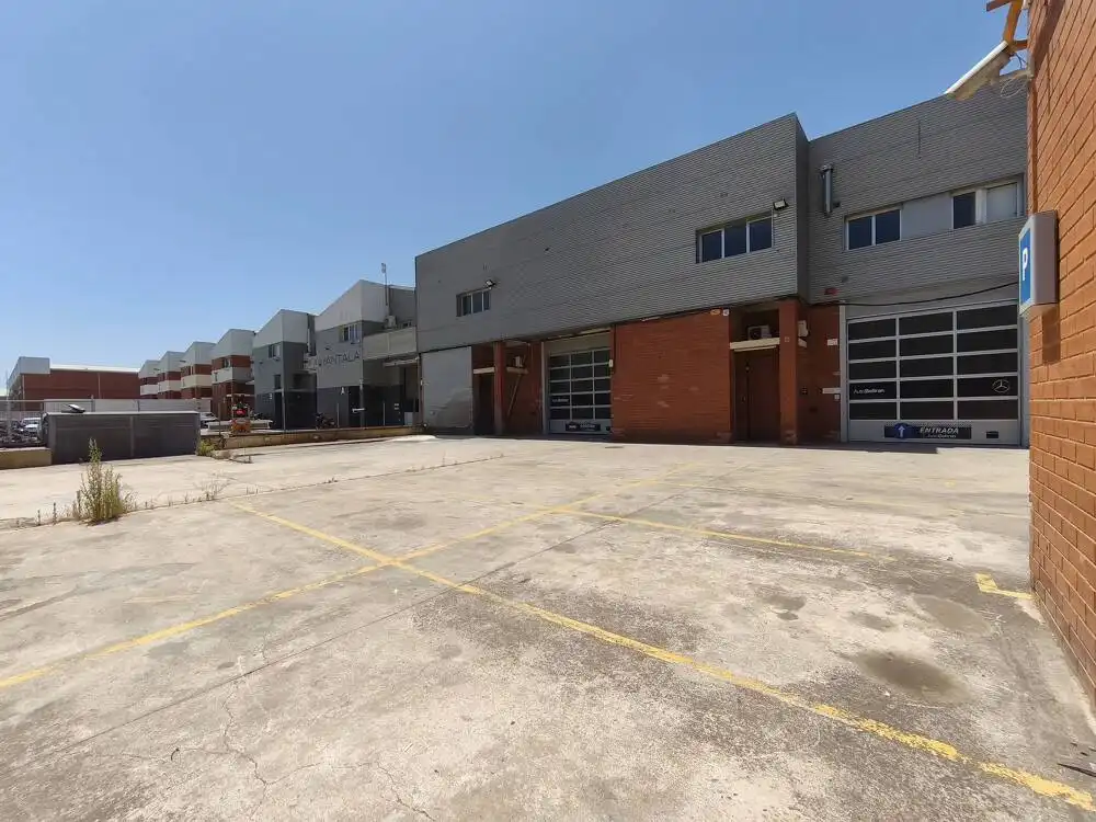 Industrial building to rent in Almeda - El Corte Inglés, imagen 4