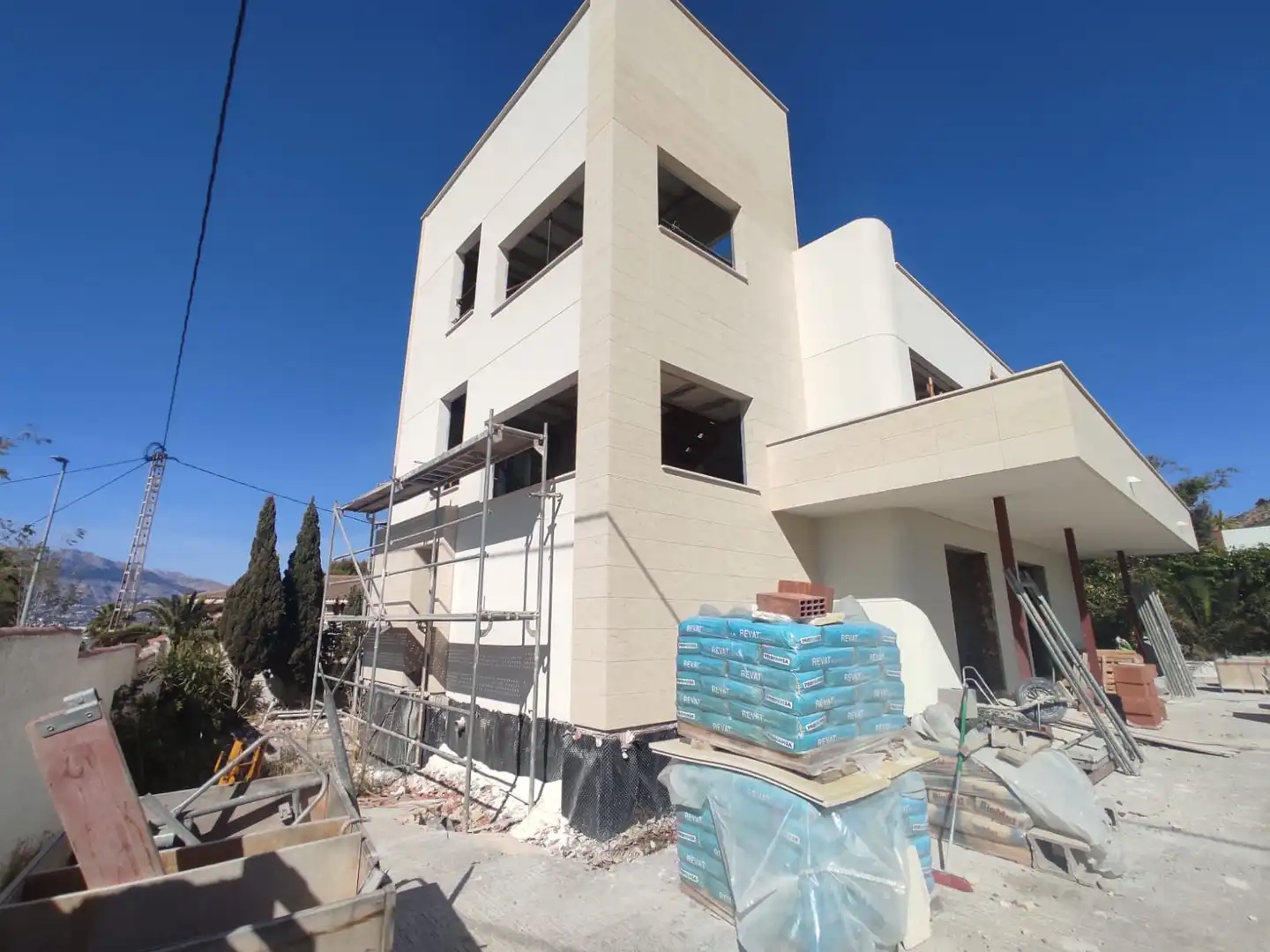 Vista exterior de Casa o chalet en venta en L'Alfàs del Pi con Aire acondicionado, Terraza y Trastero