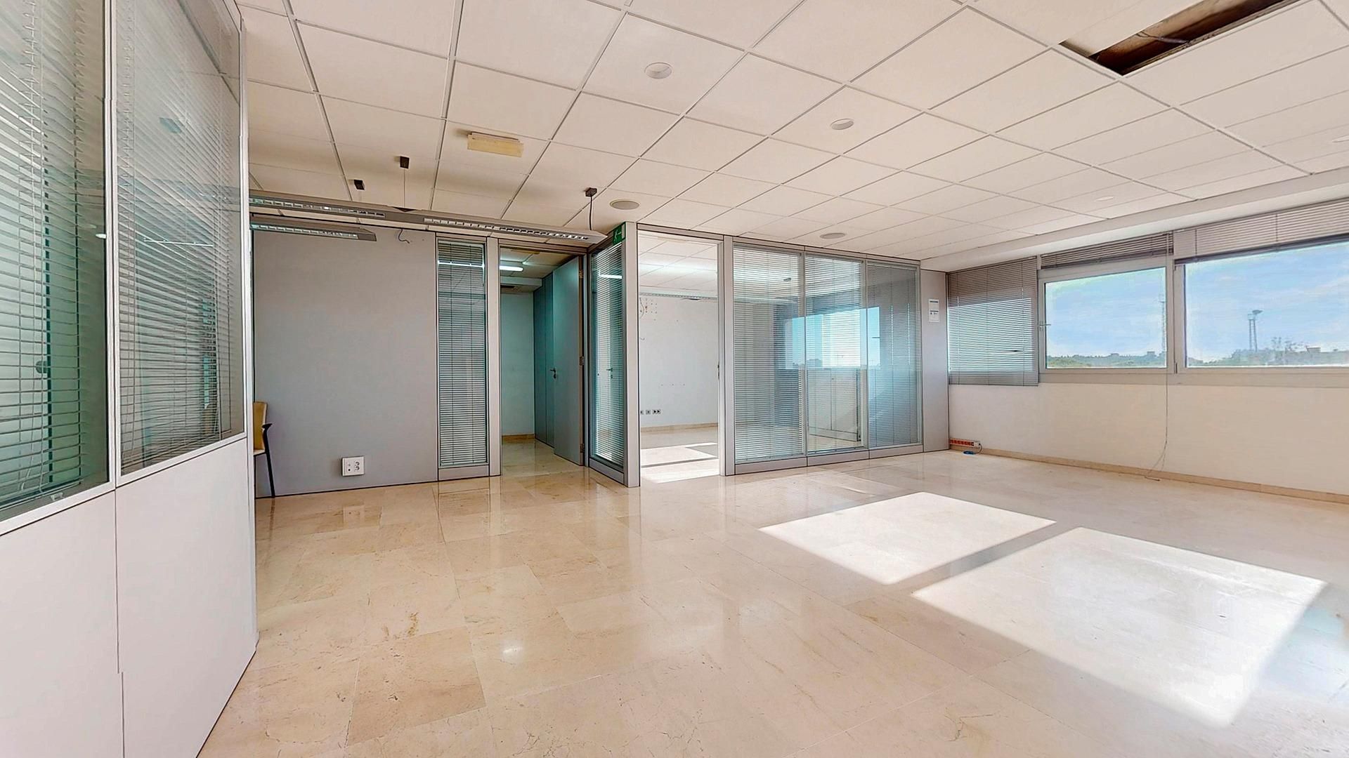 Office to rent in Calle Fluvià, Son Cladera