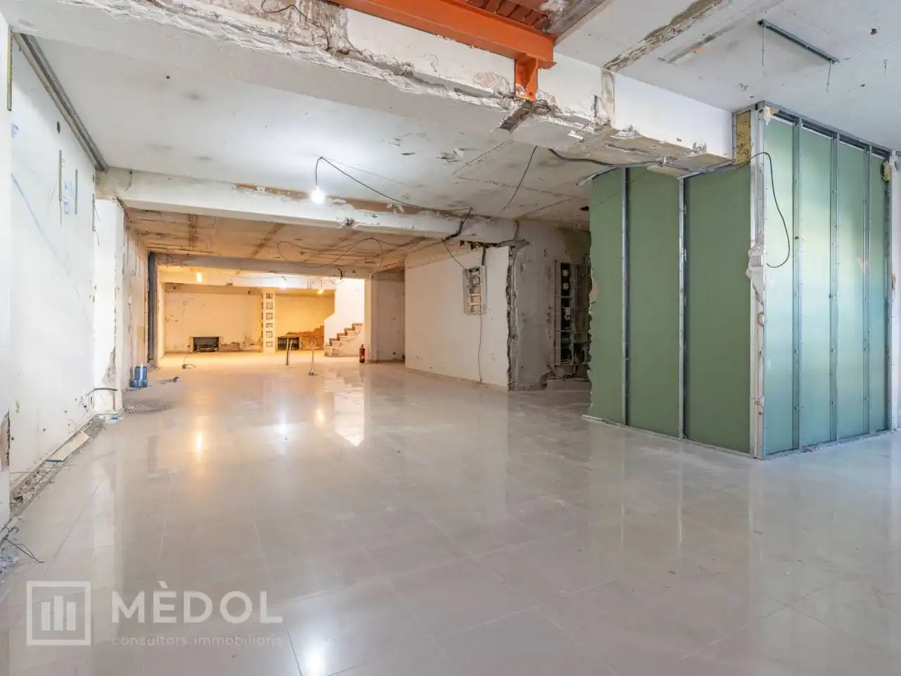 Local comercial en venda a Plaza Mossèn Cinto Verdaguer 8, imagen 4