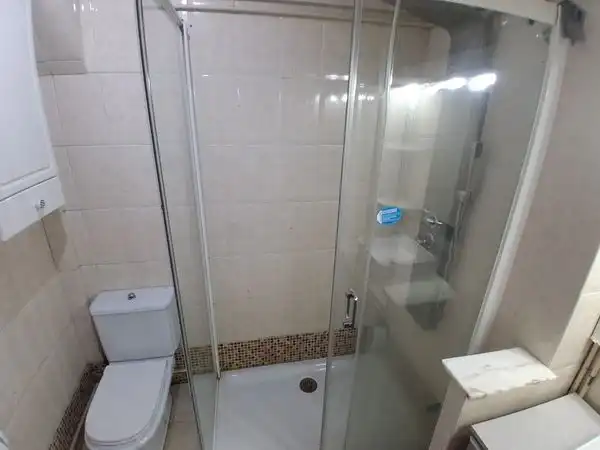 Baño de Piso en venta en Vigo  con Calefacción, Trastero y Amueblado