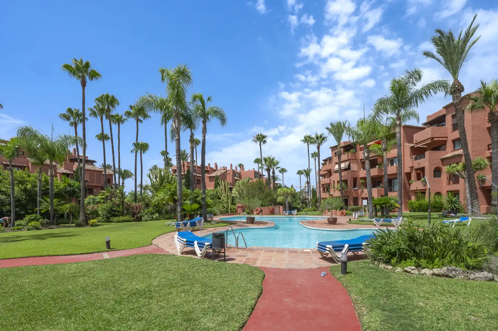 Jardí de Àtic en venda en Marbella amb Aire condicionat, Terrassa i Traster