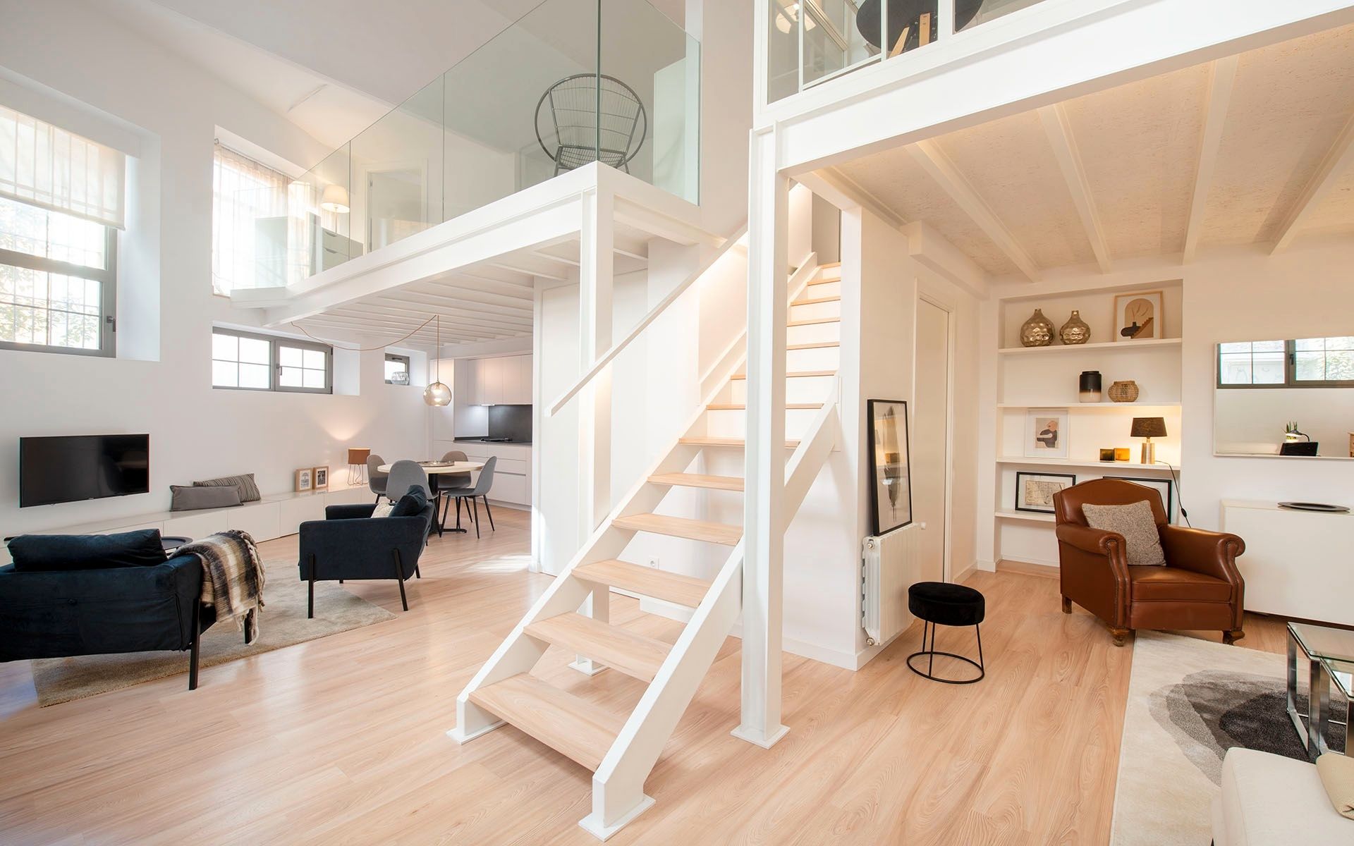 Sala d'estar de Dúplex en venda en Girona Capital amb Aire condicionat i Calefacció