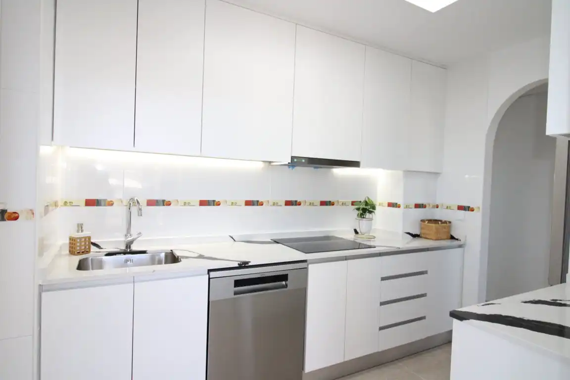 Küche von Wohnung zum Verkauf in Villajoyosa / La Vila Joiosa mit Klimaanlage, Terrasse und Abstellraum