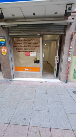 Local comercial en Alquiler en Calle de Boltaña en Canillejas