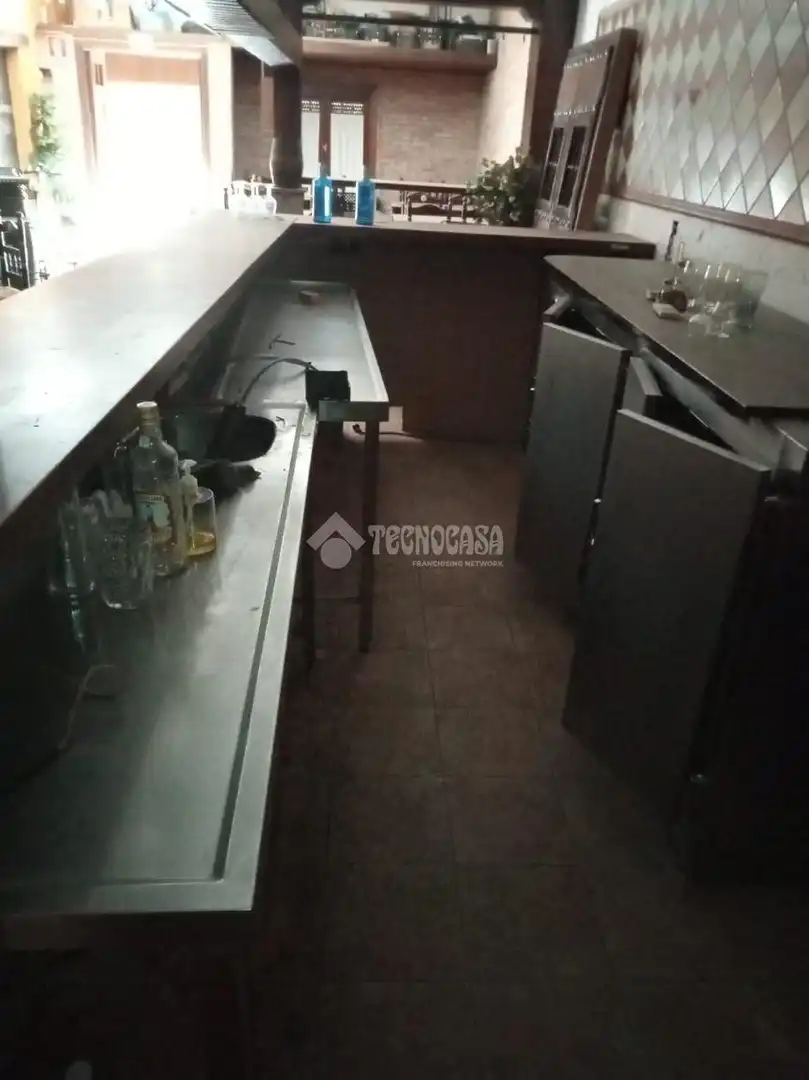 Cuina de Local en venda en Alcalá de Guadaira amb Aire condicionat i Terrassa
