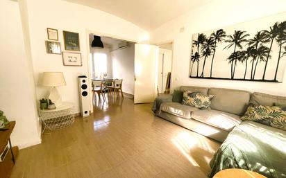 Living room of Single-family semi-detached for sale in Badalona  with Air Conditioner, Terrace and Balcony