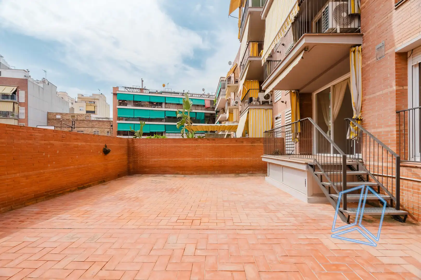 Terrassa de Pis en venda en Barcelona amb Calefacció, Terrassa i Traster