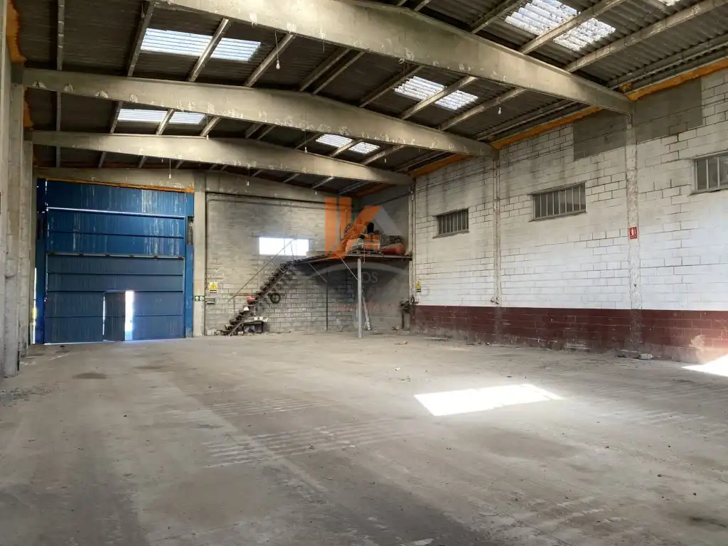 Nave industrial de alquiler en Lugar O Burgo, O Pino
