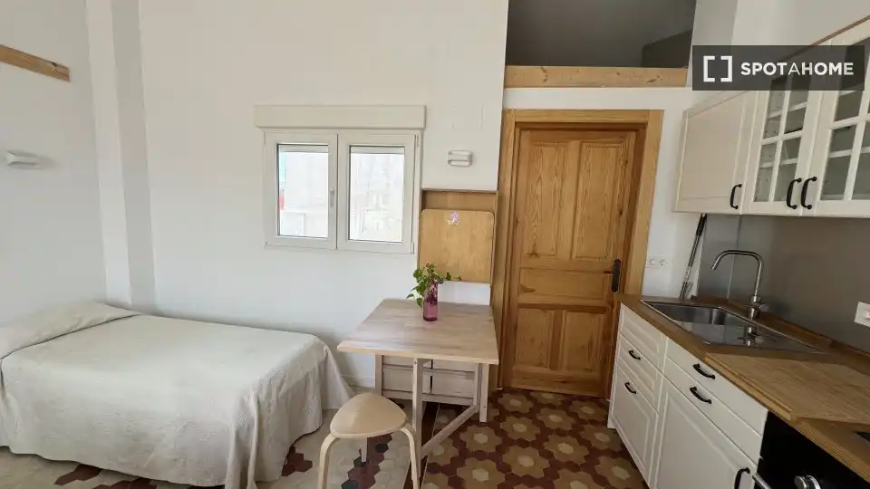 Schlafzimmer von Wohnung zur untervermieten in Valencia mit Klimaanlage, Terrasse und Möbliert
