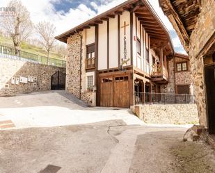 Vista exterior de Casa o xalet en venda en Vega de Liébana amb Terrassa i Balcó