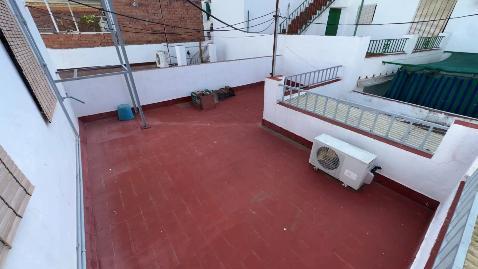 Terrassa de Casa o xalet en venda en Brenes amb Aire condicionat, Traster i Moblat