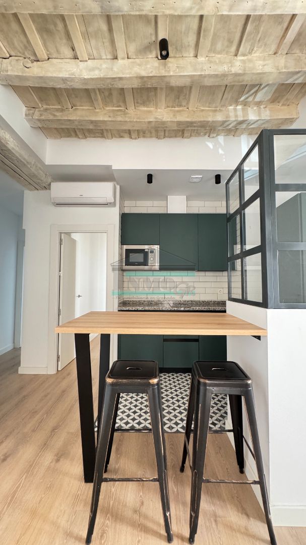 Kitchen of Flat to rent in  Granada Capital  with Air Conditioner, Heating and Microwave