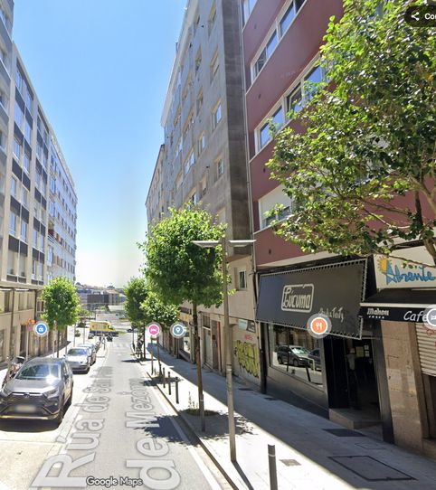 Foto 2 de Garaje de alquiler en Rúa de San Pedro de Mezonzo, Ensanche - Sar, Santiago de Compostela