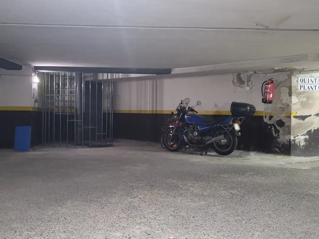 Garage zum Verkauf in Área Romántica