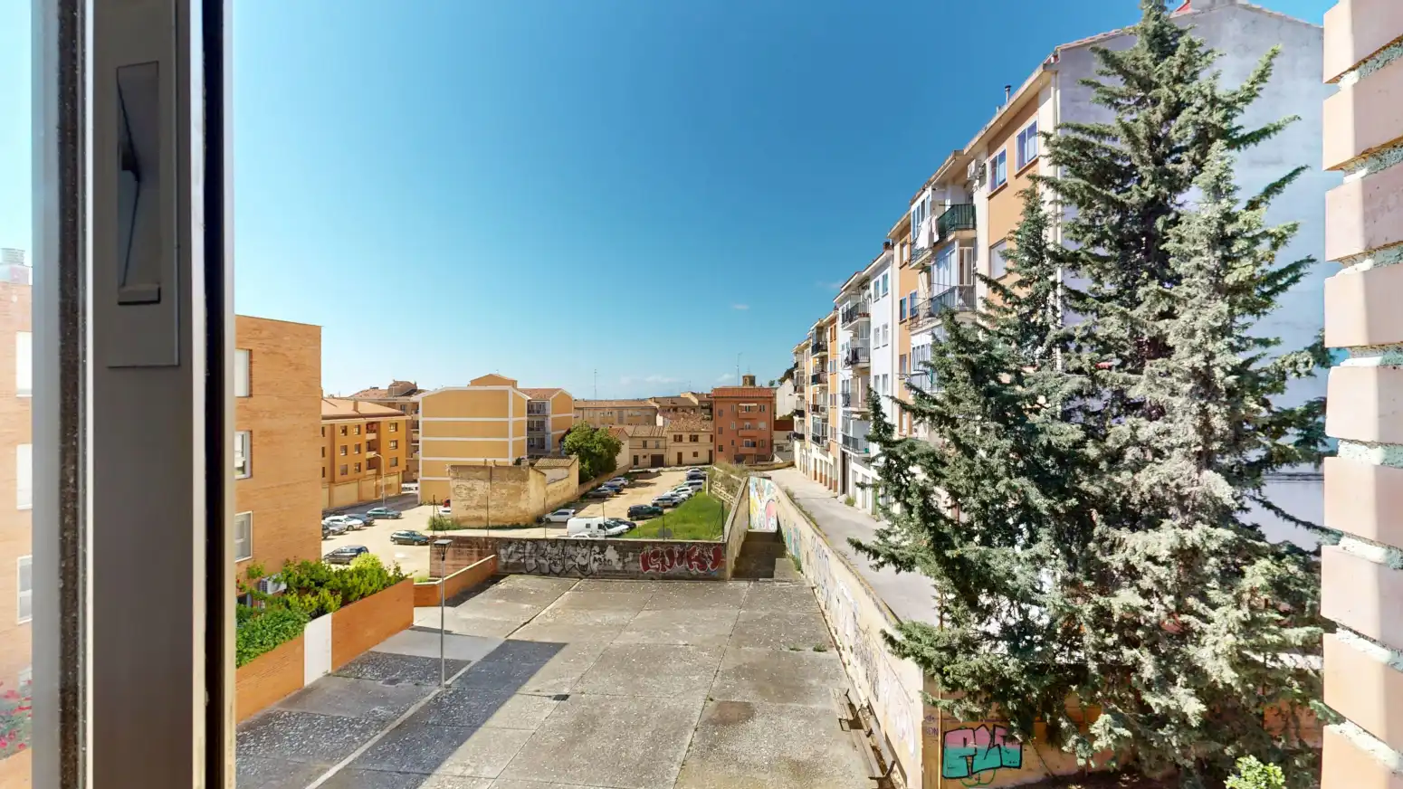 Vista exterior de Piso en venta en Tafalla con Calefacción, Parquet y Terraza
