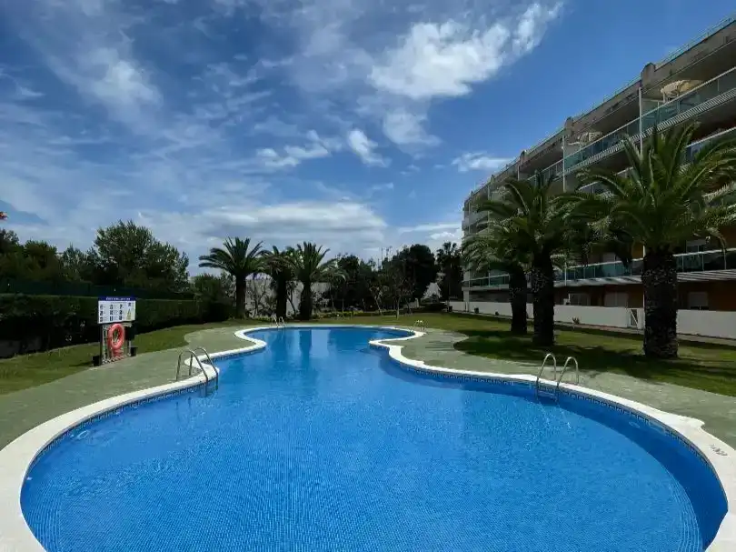 Schwimmbecken von Wohnung zum Verkauf in Salou mit Klimaanlage, Schwimmbad und Balkon
