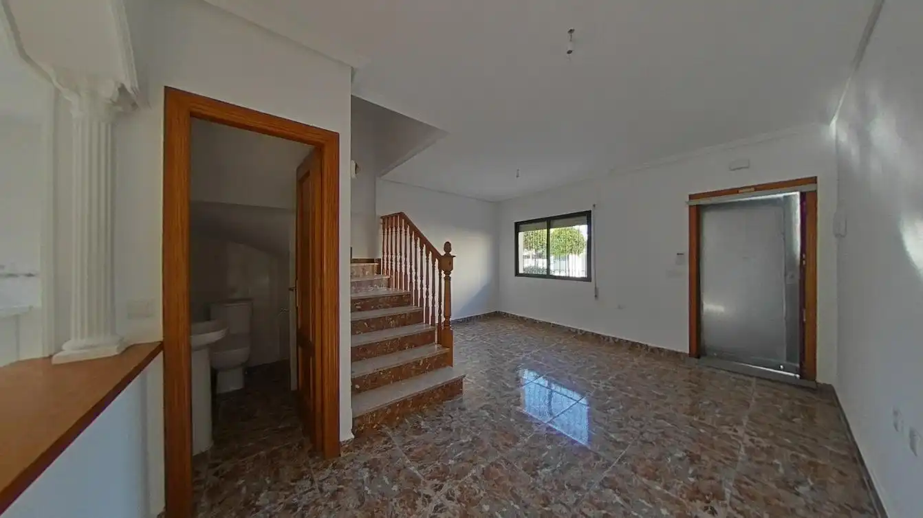 Semi-detached house with pool for sale in C/ Mayor, imagen 3
