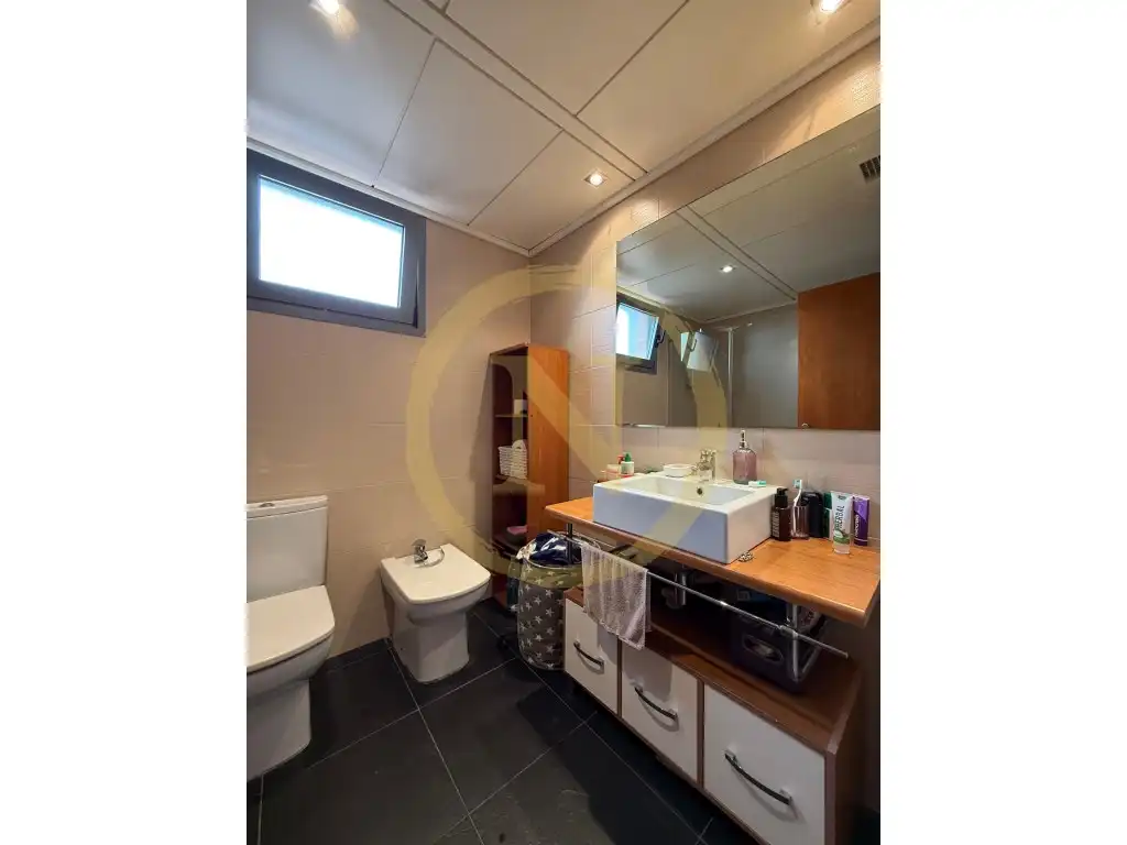 Bathroom of Attic for sale in Barcelona  with Air Conditioner