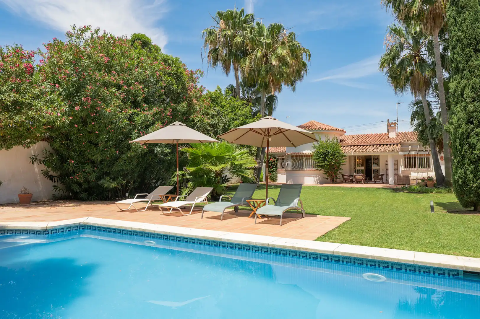 Casa amb piscina en venda a San Pedro de Alcántara