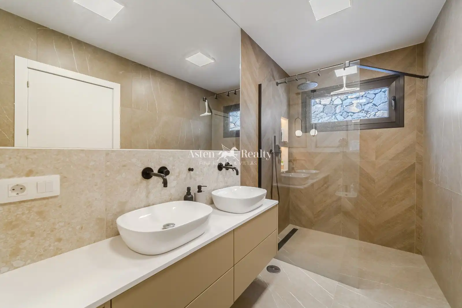 Baño de Casa o chalet en venta en Candelaria con Aire acondicionado, Calefacción y Jardín privado