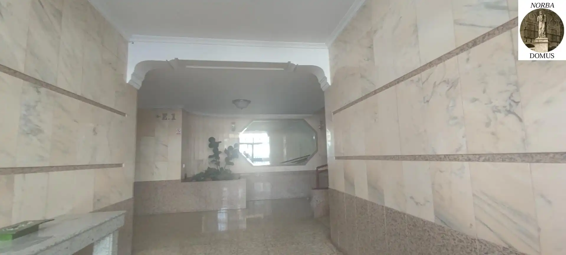 Planta baja en venta en Cáceres con Jardín privado, Terraza y Amueblado