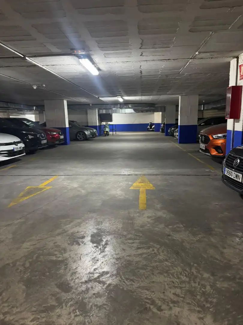 Aparcament de Àtic en venda en Fuengirola amb Aire condicionat, Terrassa i Moblat
