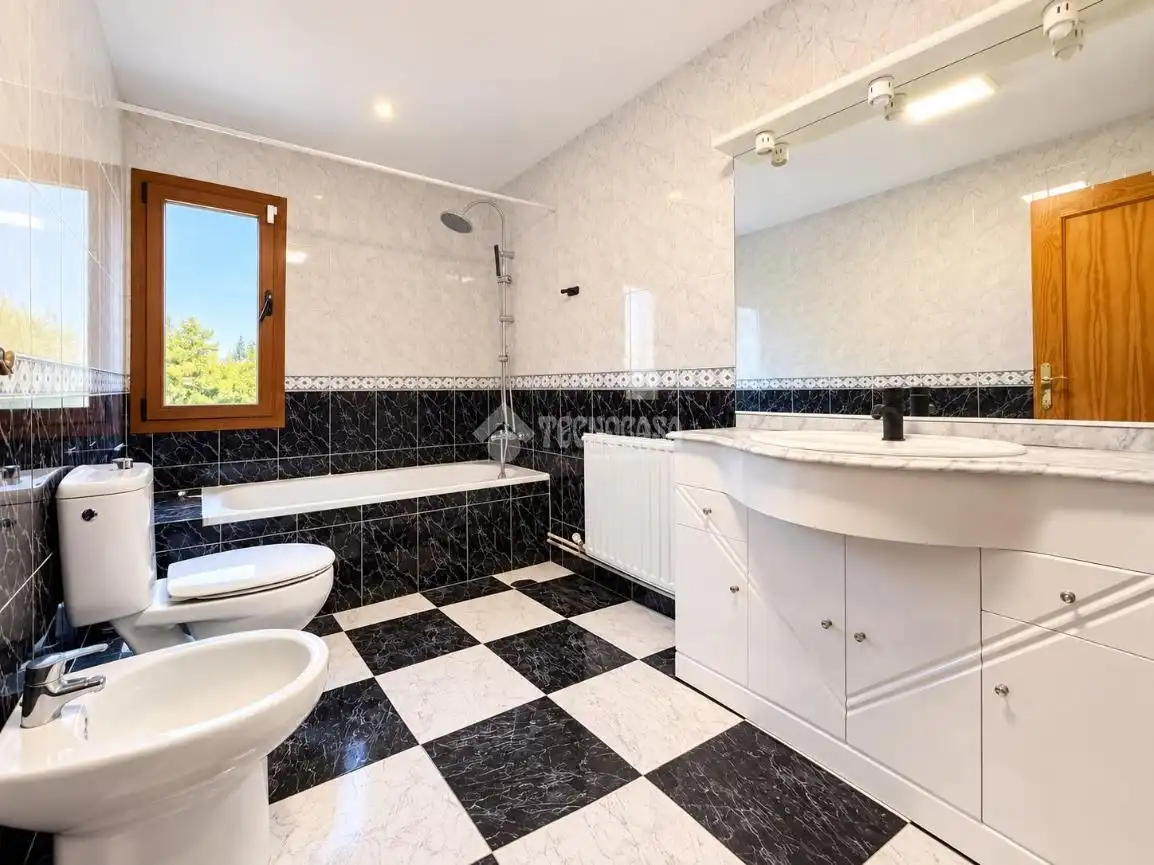 Baño de Casa o chalet en venta en Camarma de Esteruelas, Madrid