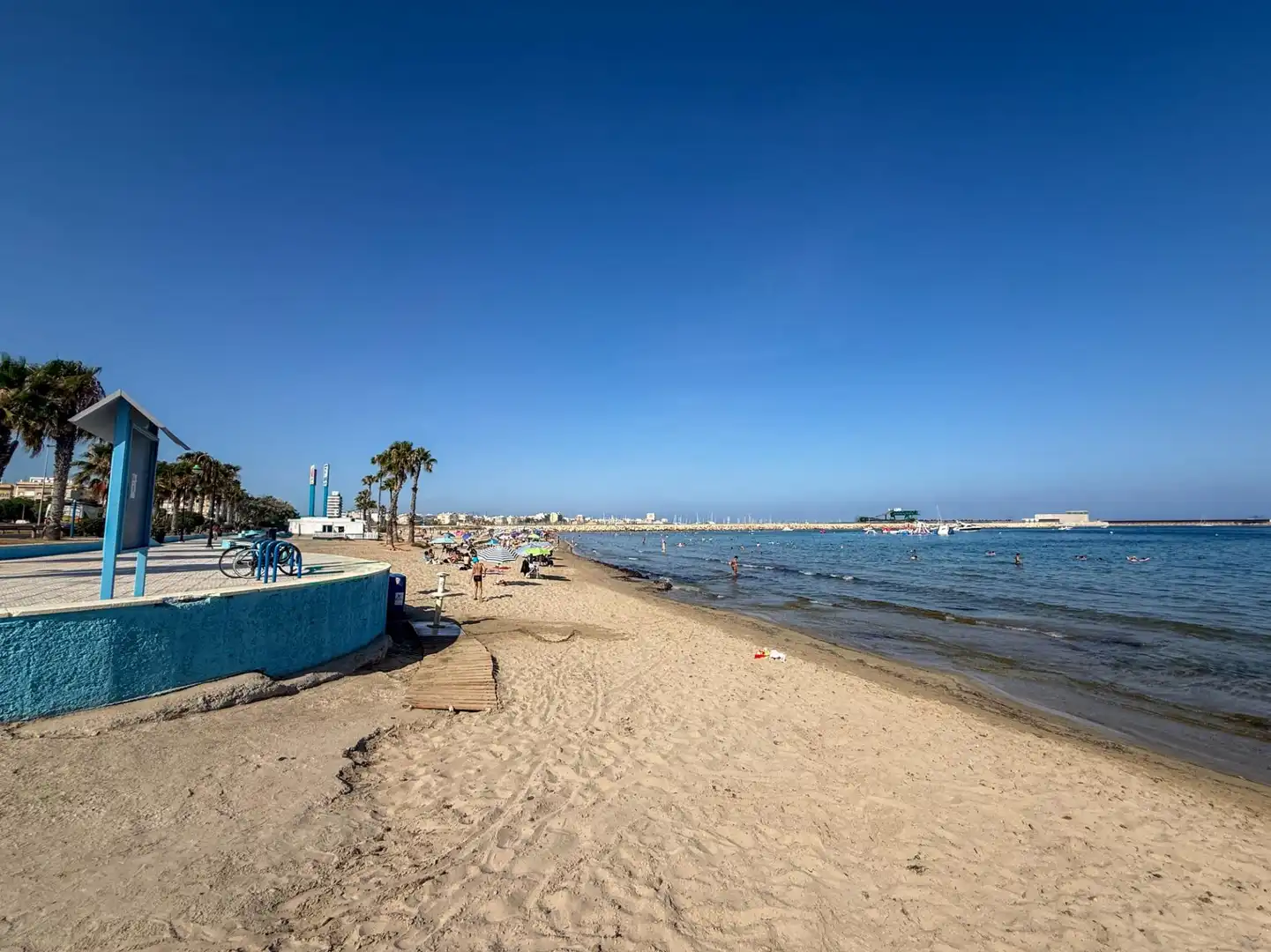 Vista exterior de Dúplex en venda en Torrevieja amb Terrassa, Moblat i Balcó