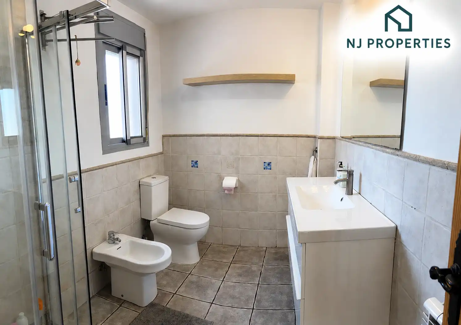 Baño de Ático en venta en Fuengirola con Aire acondicionado, Terraza y Amueblado