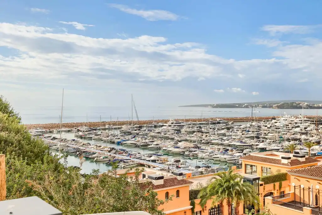 Vista exterior de Apartamento en venta en Calvià con Aire acondicionado, Jardín privado y Terraza