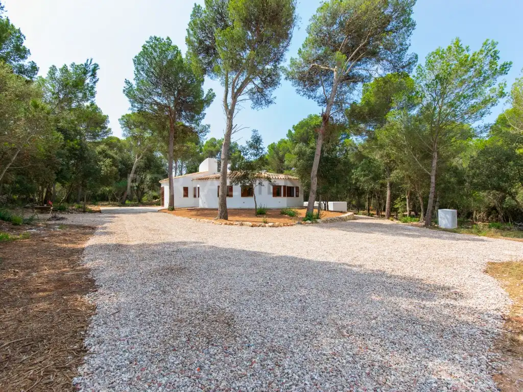Jardín de Finca rústica en venta en Ferreries con Piscina