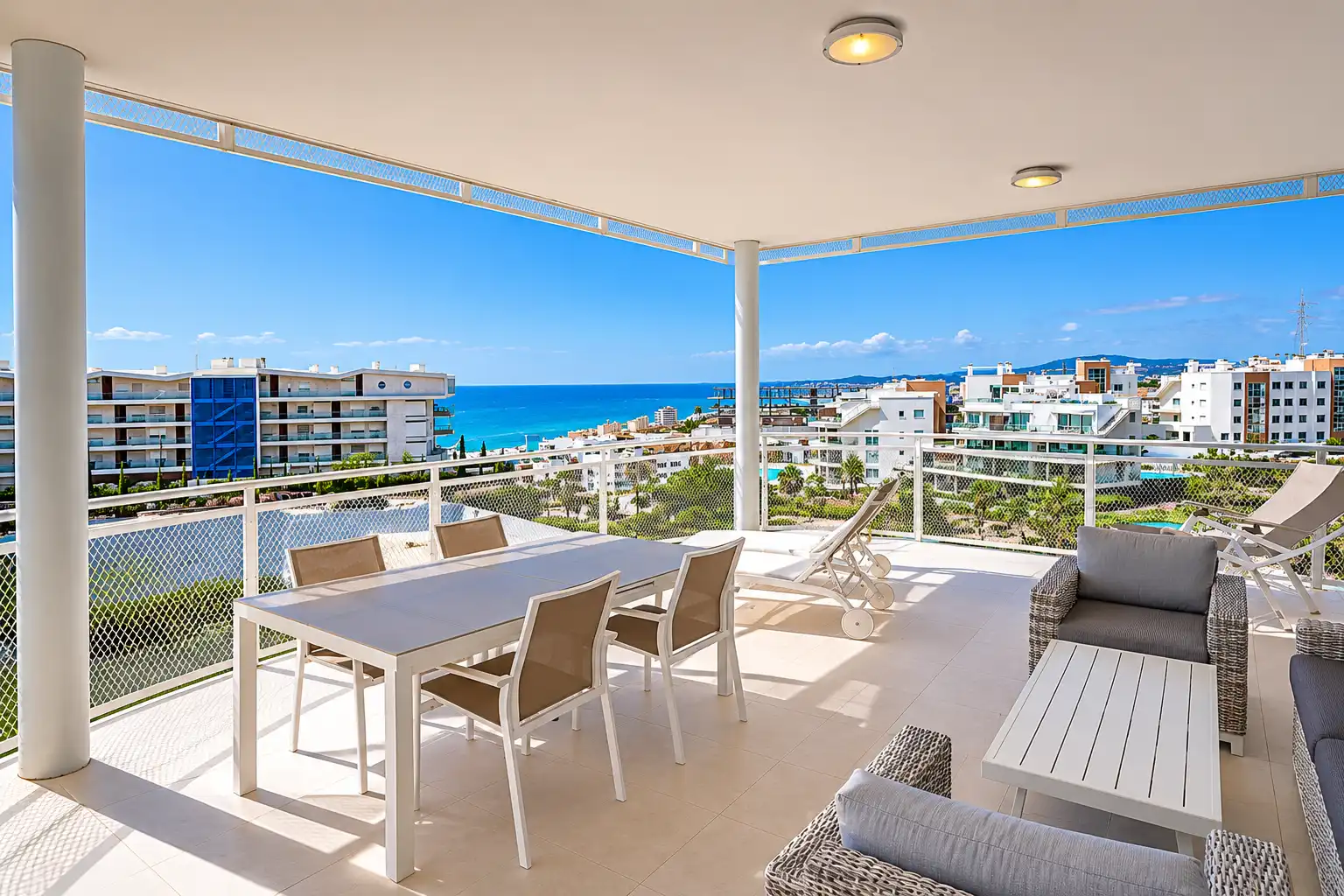 Apartament amb piscina en venda a El Higuerón