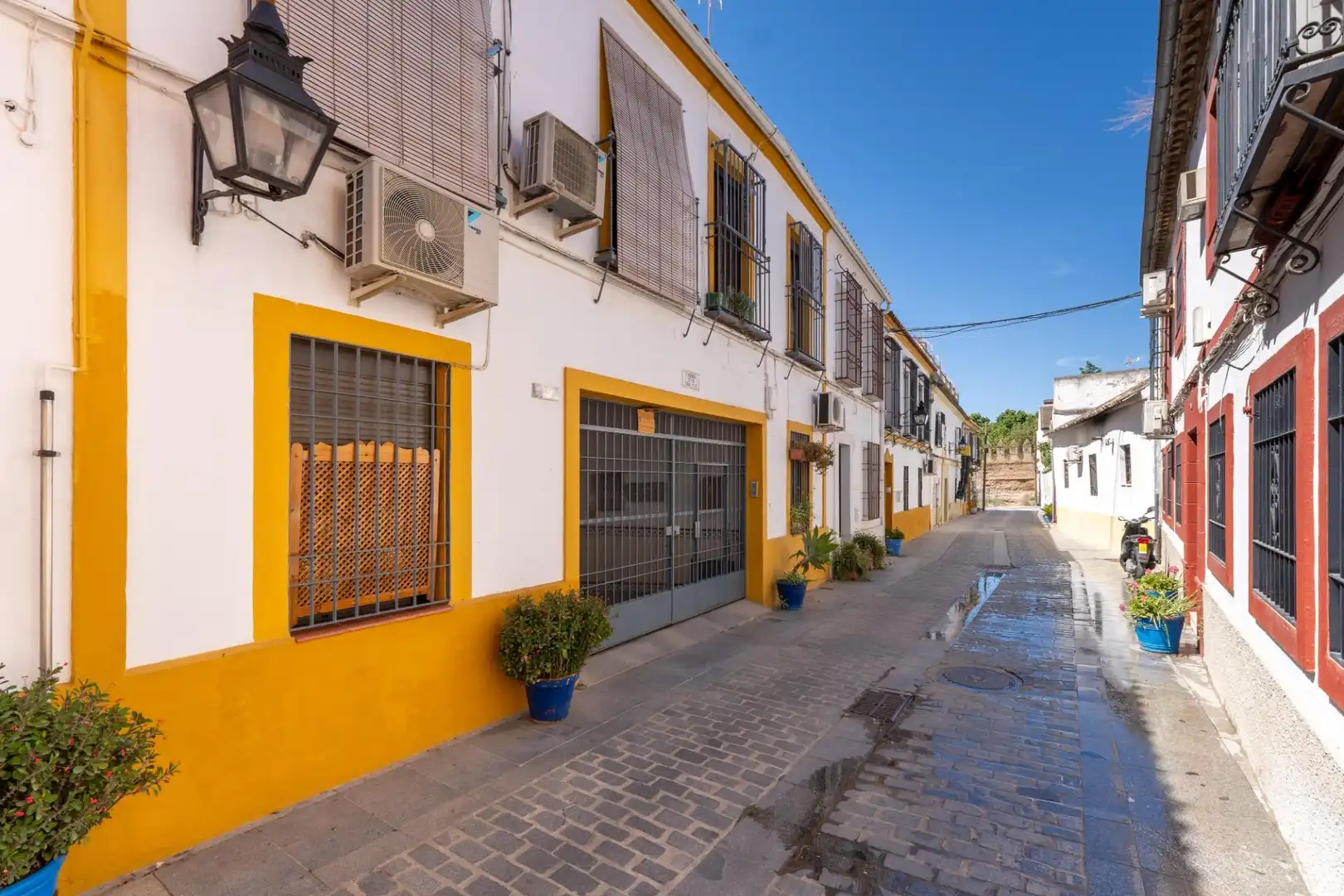 Exterior view of Detached homes for sale in Córdoba  with Air Conditioner, Heating and Storage room