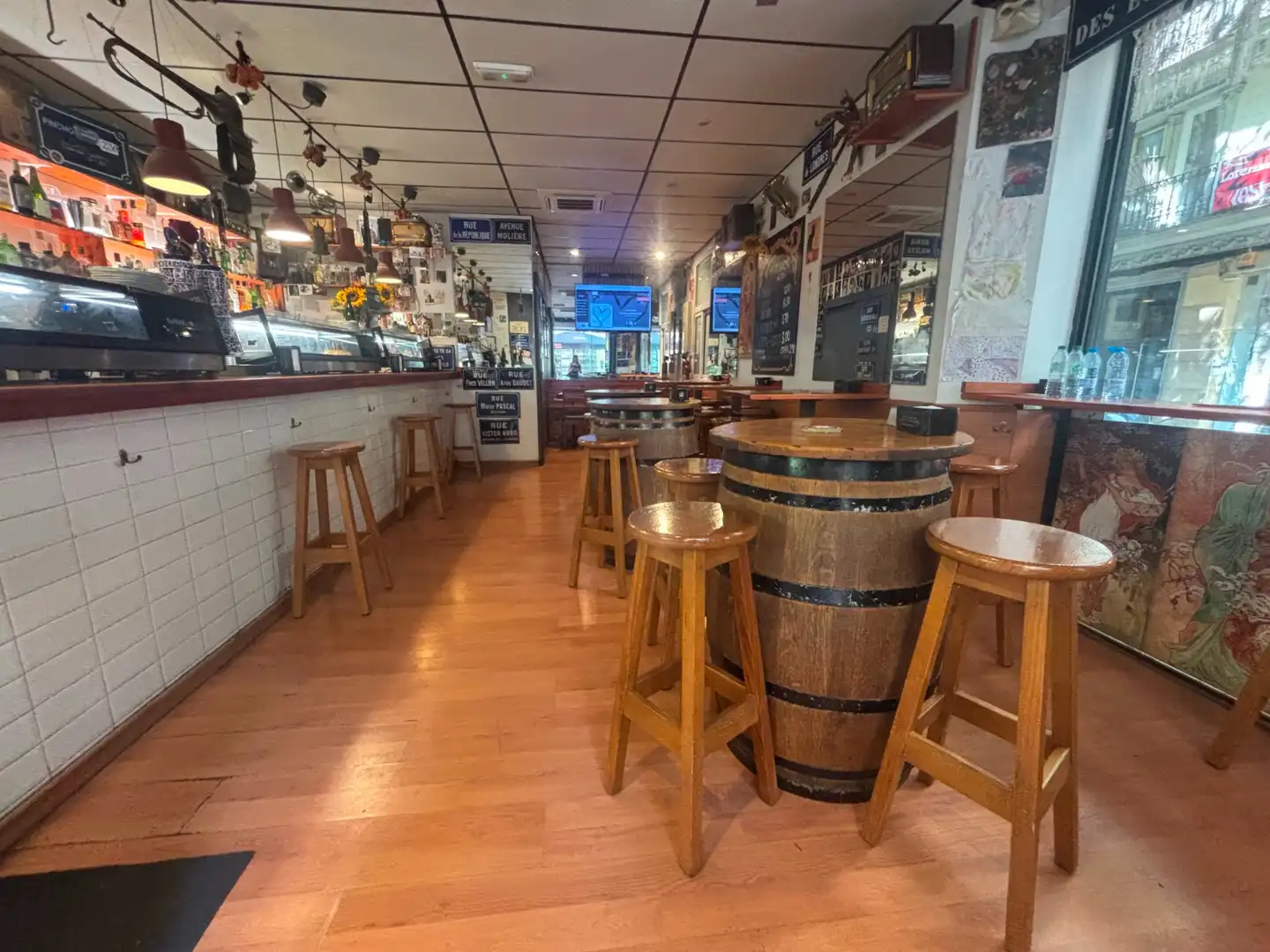 Business premises for transfer in Sants - Montjuïc, imagen 3