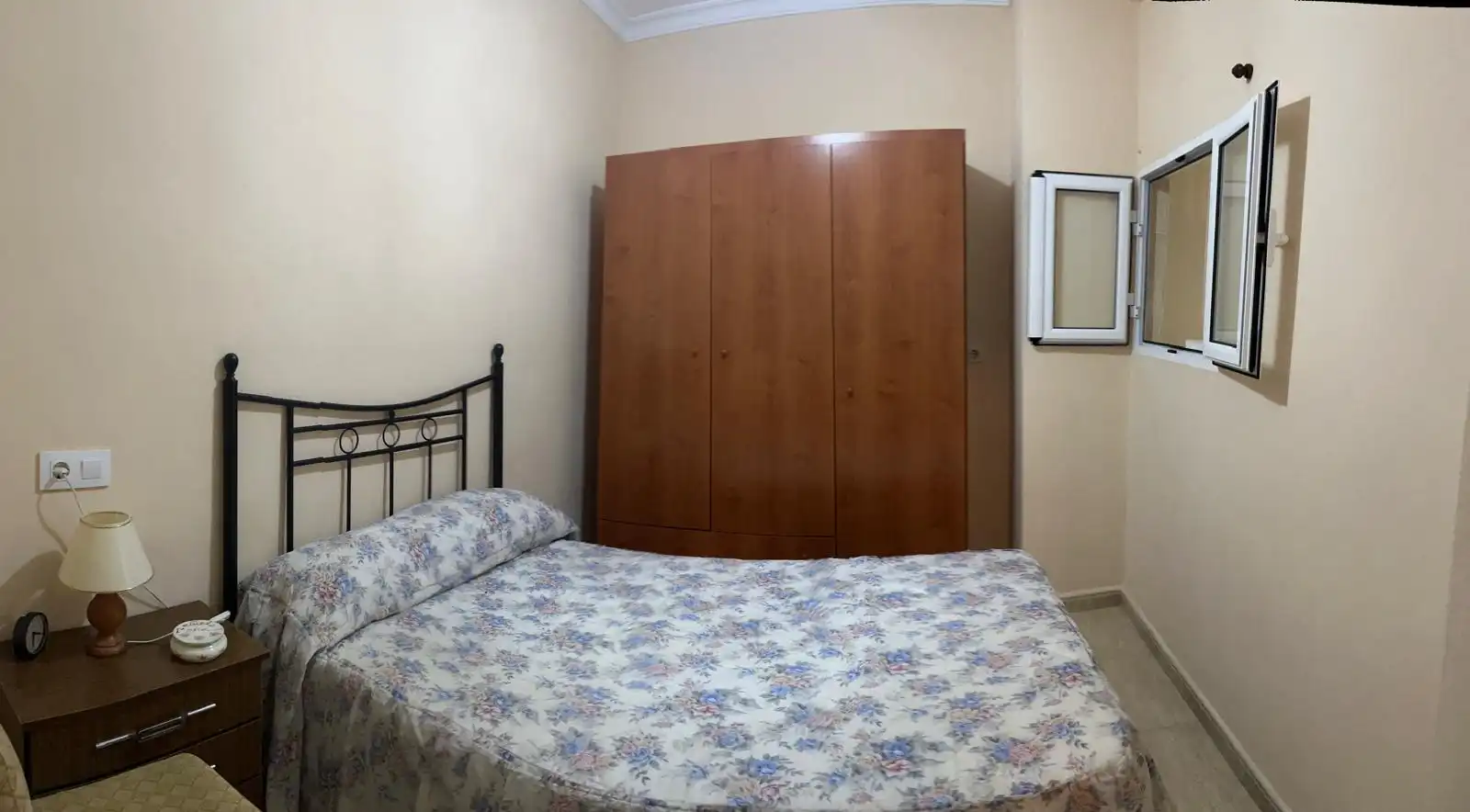 Habitación de Casa adosada en venta en Nueva Carteya con Aire acondicionado, Terraza y Amueblado