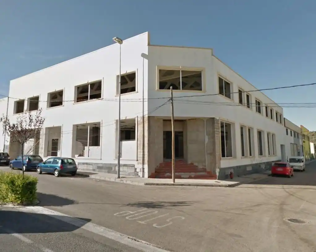 Others with lift for sale in PATRO