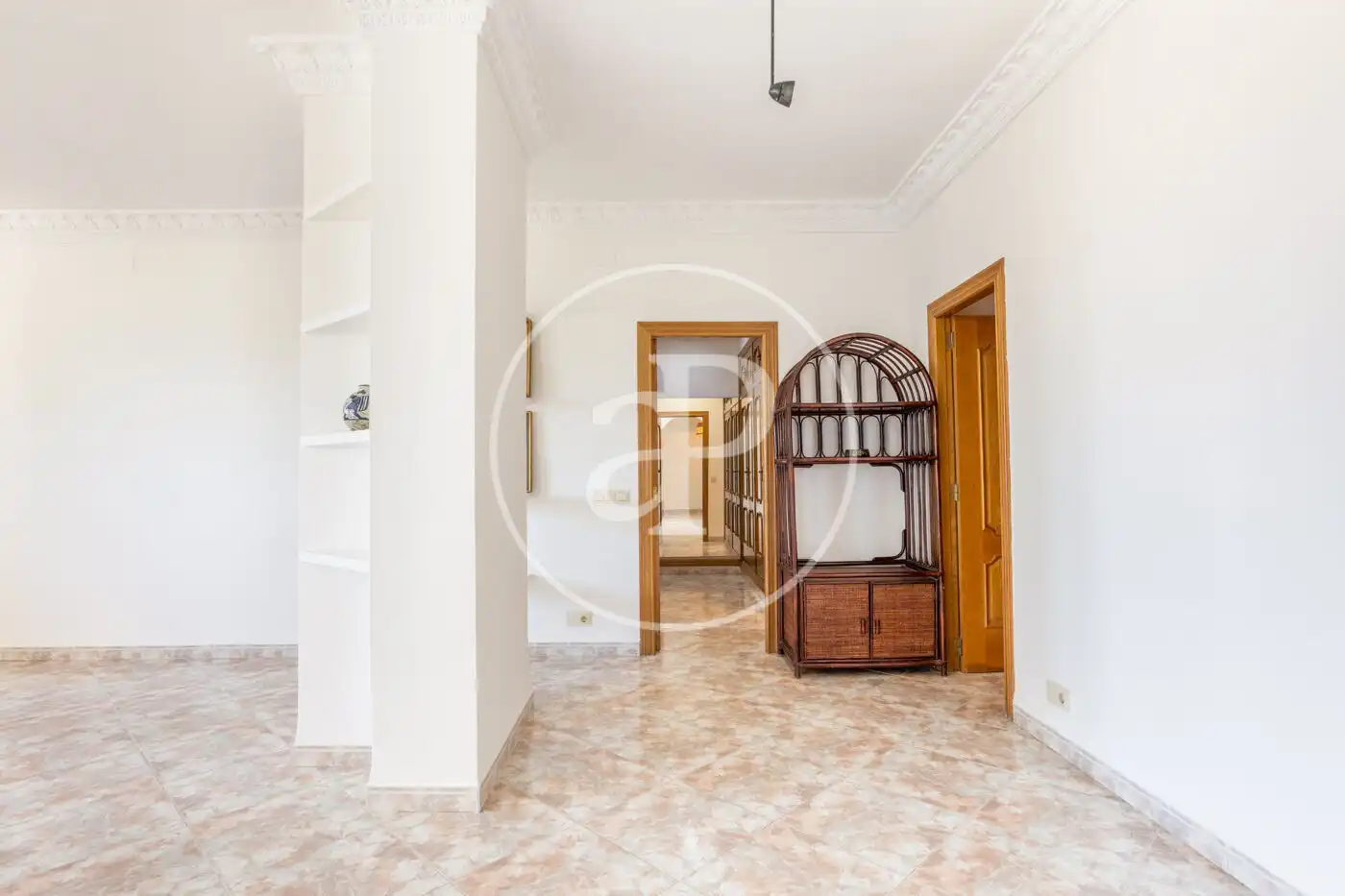 Wohnung zum Verkauf in Valencia mit Klimaanlage, Heizung und Privatgarten