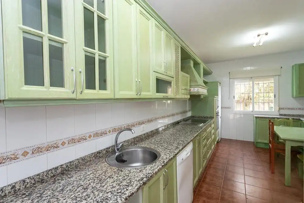 Cocina de Casa o chalet en venta en Cáceres con Calefacción, Jardín privado y Terraza