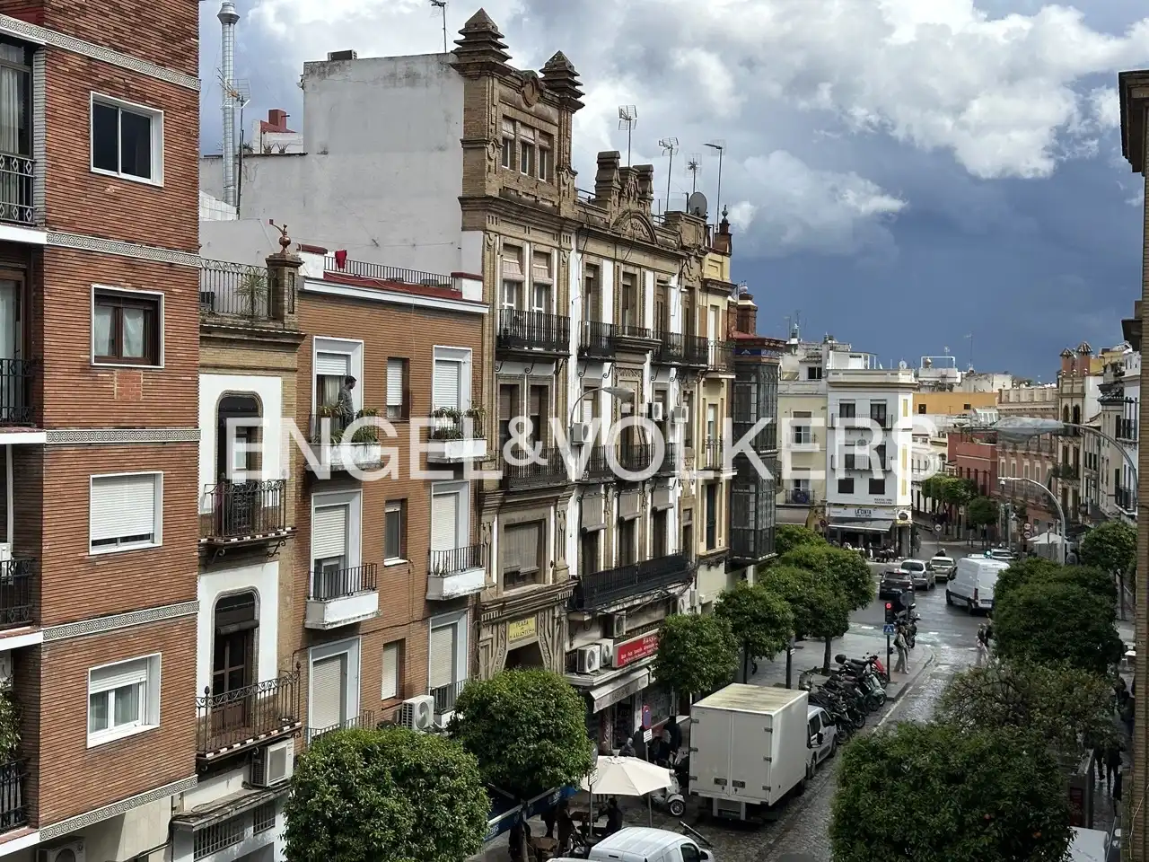 Vista exterior de Casa o xalet en venda en Sevilla amb Calefacció i Terrassa