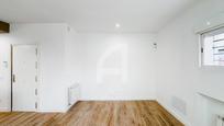 Bedroom of Flat for sale in  Madrid Capital  with Air Conditioner and Heating