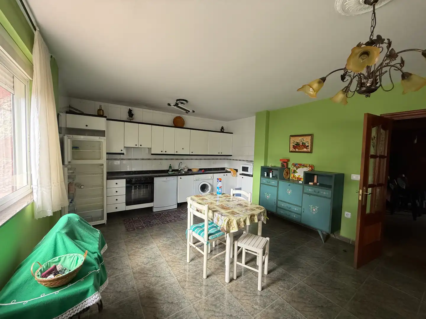 Cuina de Casa o xalet en venda en Llamas de la Ribera amb Calefacció, Jardí privat i Parquet