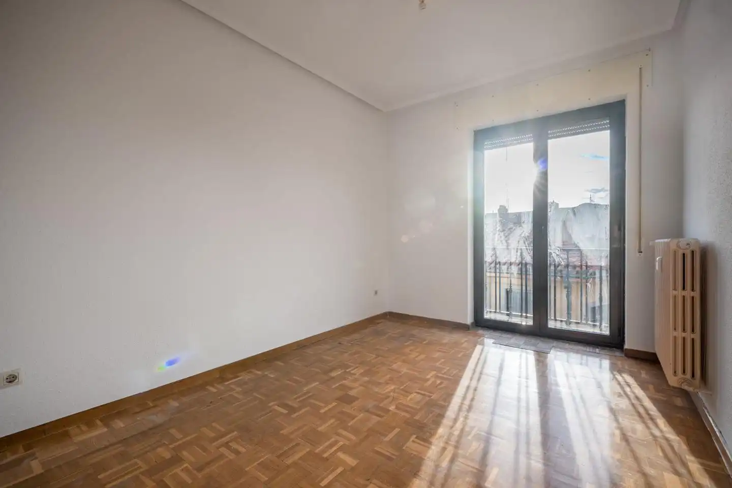 Dormitori de Pis en venda en Ávila amb Calefacció, Parquet i Terrassa