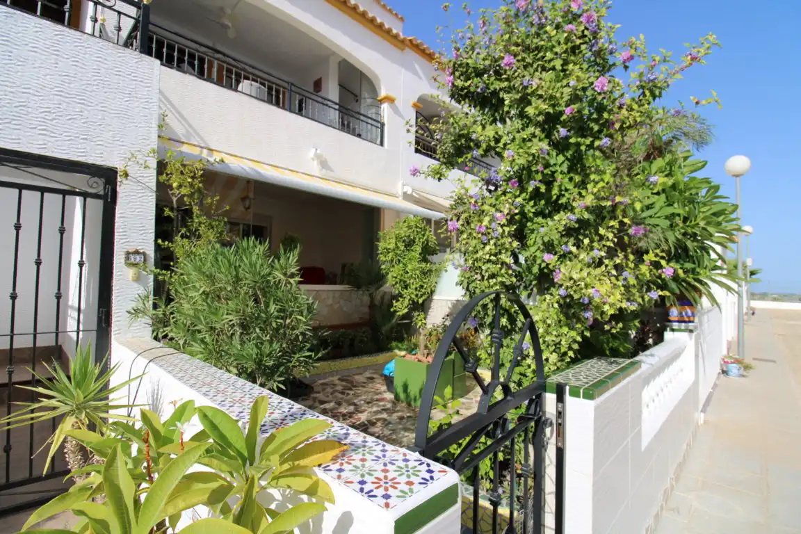 Jardí de Apartament en venda en Orihuela amb Terrassa, Moblat i Piscina comunitària